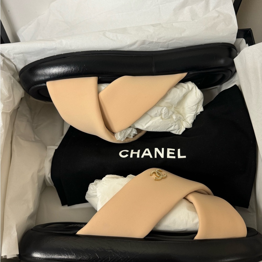 Chanel Beige and Black Women's Pool Slides